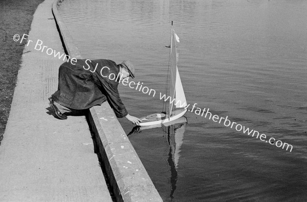 MODEL YACHT RACING ON THE LOUGH